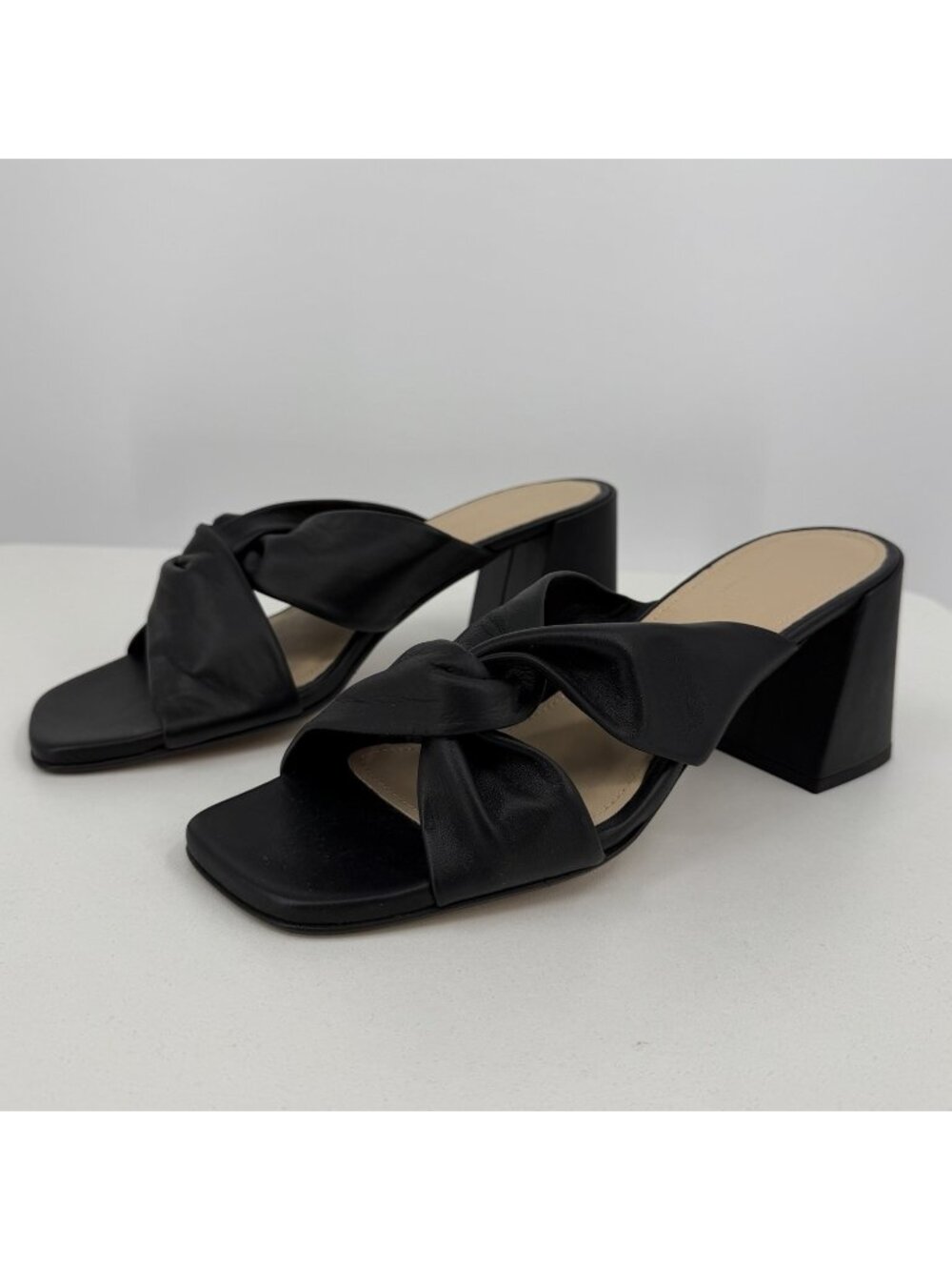 Everlane The Day Twist Heel Sandals size 8 Black Slip-on Leather Block Heel